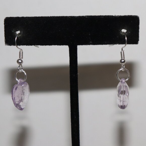 Beautiful NWoT purple heart dangle hook earrings 1.5" tall - Picture 1 of 5
